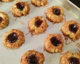 Foto langkah ke 8 dari resep Blueberry Thumbprint Cookies with Cheese 🍒.