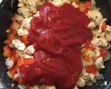 Foto del paso 4 de la receta: Tuco o salsa de pollo económico