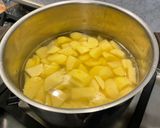 Une image de l'étape 3 de Purée de pommes de terre à l'ail et à la crème.