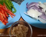 Foto del paso 1 de la receta: Lomo de bacalao con tomate y verduras