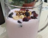 Foto langkah ke 4 dari resep Banana strawberry yoghurt.