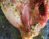 Foto del paso 5 de la receta: Pollo asado con salsa sriracha