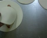 صورة لخطوة 95 من وصفة 🍞🥐عجائب تشكيل العجينة المورقه 🥐🍞