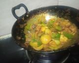 A picture of step 3 of Aloo Shimla mirch pyaz ki sabzi.