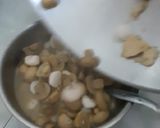 Foto langkah ke 6 dari resep Kuah jamur kancing vegie.