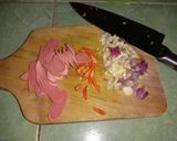 Foto langkah ke 1 dari resep Gongso Sosis Telur.