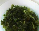 Foto del paso 1 de la receta: Kale con salsa de queso y almendras