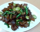 Foto langkah ke 10 dari resep Oseng Kikil Cabe Ijo.