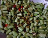 Foto langkah ke 2 dari resep Tumis Buncis Sosis.