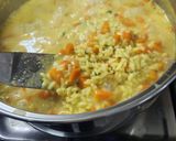 Foto del paso 2 de la receta: Arroz amarillo con rulos de jamón y queso