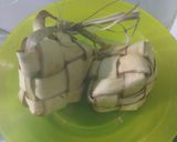 Foto langkah ke 5 dari resep Ketupat Presto Simple.