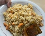 Foto langkah ke 6 dari resep Crispy Skin Nasi goreng Salmon.