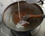 A picture of step 4 of Butterscotch lassi (without sugar).