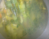 Foto del paso 3 de la receta: Caldo blanco de pollo con vegetales a la Mario, s