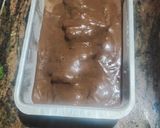 A picture of step 3 of Surprise Cake.