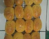 Foto langkah ke 8 dari resep Roti sosis empuk.