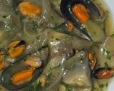 Foto del paso 7 de la receta: Alcachofas con mejillones en salsa verde
