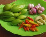 Foto langkah ke 3 dari resep Kepala Tongkol Kuah Asam Pedas Belimbing Wuluh.