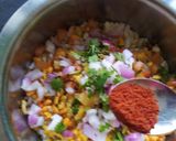 A picture of step 3 of BOMBAY MIX BHELPURI.