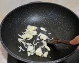 Foto langkah ke 4 dari resep Cah Brokoli Bawang Putih.