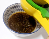 Foto del paso 2 de la receta: Sashimi de salmón con salsa de soja, aceite de sésamo y cítricos