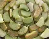 Une image de l'étape 1 de Gâteau rhubarbe façon tatin.