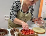 Foto del paso 12 de la receta: Tarta de bizcocho y crema de trufa de chocolate para San Valentín