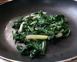 A picture of step 4 of Spinach egg salad.