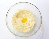 Foto langkah ke 3 dari resep Cookies Margaret, Cookies jaman dulunya Korea. Gampang, Ga perlu mixer.