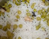A picture of step 3 of Fresh Green Peas Pulao.