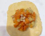 Foto langkah ke 5 dari resep Pastel isi sayuran dan ayam.