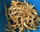 Gambar langkah 1 resipi Telur Kicap Dgn Cendawan Bilis.