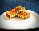 A picture of step 6 of Quick Thai paneer sandwich with salad.