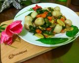 Foto langkah ke 5 dari resep Tumis Telur Puyuh Cabai ijo.