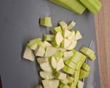 Cukkinis tészta saláta (rántott hús kockával) recept fázis 2 fotója