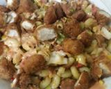 A picture of step 5 of Spicy macaroni with chicken bites.
