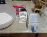 A picture of step 4 of Salsa chicken cheese bread.