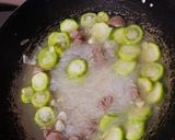 Foto langkah ke 7 dari resep Sup Oyong So-un Bakso.