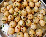 A picture of step 4 of Chilli Garlic Rice (ground) Balls.