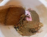 A picture of step 2 of Mandi rice (chicken mandi).