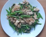 รูปขั้นตอนการทำที่ 3 ของ เส้นหมี่ผัดผักบุ้งใส่ไก่