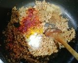 A picture of step 1 of Red Sauce Mince Pasta.