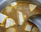 Hình bước làm 3 của món Nấu cà ri gà thật đơn giản
