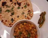 A picture of step 4 of Mutter with Naan.