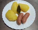 Foto del paso 1 de la receta: Cachelos con chorizo