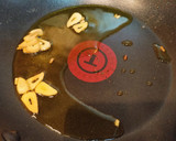 Foto del paso 1 de la receta: Pasta fresca con coles de bruselas al ajillo