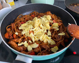 Foto del paso 7 de la receta: Chow Mein con pollo (炒麵)