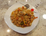 Foto del paso 9 de la receta: Noodles con pollo y gambas