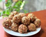 Hình bước làm 2 của món Bánh Trung Thu Nhân Thập Cẩm Trứng Muối