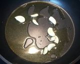 Foto del paso 2 de la receta Tallarines crujientes al ajillo con mejillones 